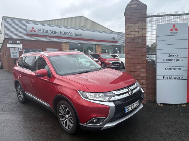 Mitsubishi Outlander 2.2 DI-D 3 SUV 5dr Diesel Manual 4WD Euro 6 (s/s) (147 ps) SUV Diesel Red