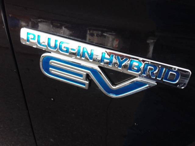 2020 Mitsubishi Outlander 2.4h TwinMotor 13.8kWh Design CVT 4WD Euro 6 (s/s) 5dr