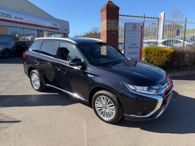 Mitsubishi Outlander 2.4h TwinMotor 13.8kWh Dynamic CVT 4WD Euro 6 (s/s) 5dr SUV Petrol Plug-in Hybrid Black