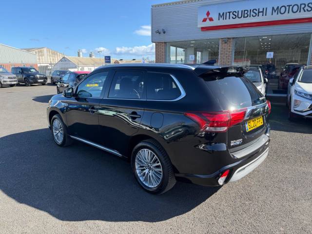 2020 Mitsubishi Outlander 2.4h TwinMotor 13.8kWh Dynamic CVT 4WD Euro 6 (s/s) 5dr