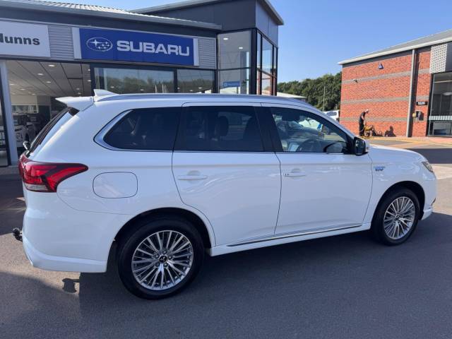 2020 Mitsubishi Outlander 2.4h TwinMotor 13.8kWh Dynamic CVT 4WD Euro 6 (s/s) 5dr