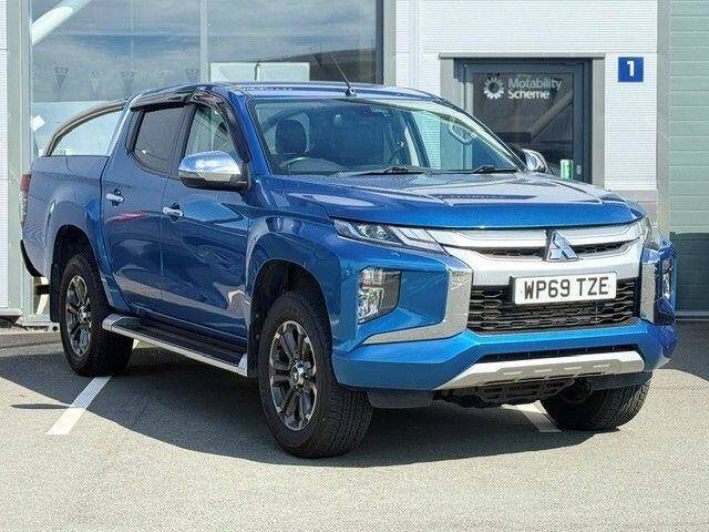 Mitsubishi L200 2.2 DI-D DC Barbarian Pickup Double Cab 4dr Diesel Auto 4WD Euro 6 (s/s) (150 ps) Pickup Diesel Blue