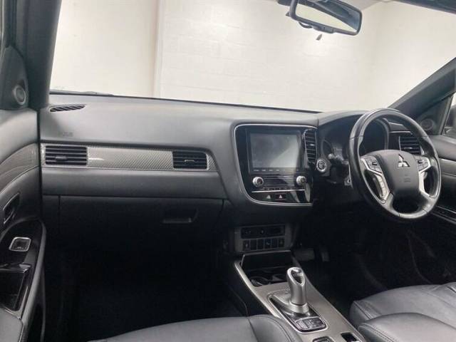 2021 Mitsubishi Outlander 2.4h TwinMotor 13.8kWh Dynamic SUV 5dr Petrol Plug-in Hybrid CVT 4WD Euro 6 (s/s) (224 ps)