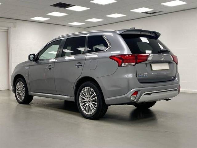 2021 Mitsubishi Outlander 2.4h TwinMotor 13.8kWh Dynamic SUV 5dr Petrol Plug-in Hybrid CVT 4WD Euro 6 (s/s) (224 ps)