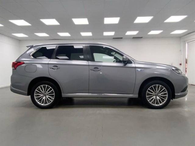 2021 Mitsubishi Outlander 2.4h TwinMotor 13.8kWh Dynamic SUV 5dr Petrol Plug-in Hybrid CVT 4WD Euro 6 (s/s) (224 ps)