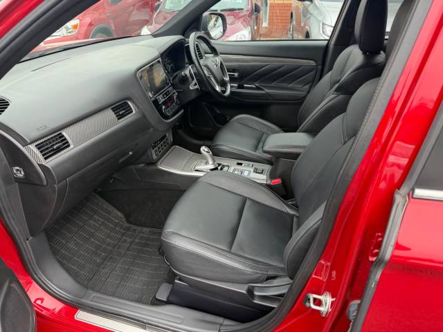 2020 Mitsubishi Outlander 2.4h TwinMotor 13.8kWh 4h CVT 4WD Euro 6 (s/s) 5dr