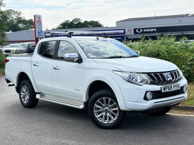Mitsubishi L200 2.4 Double Cab DI-D 178 Warrior 4WD Pick Up Diesel WHITE
