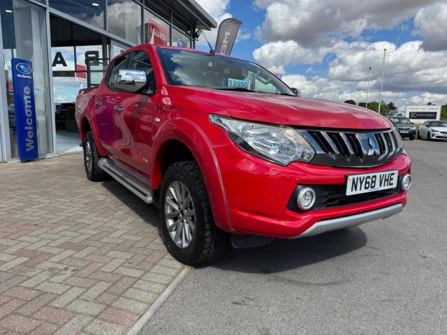 2019 Mitsubishi L200 2.4 Double Cab DI-D 178 Titan 4WD