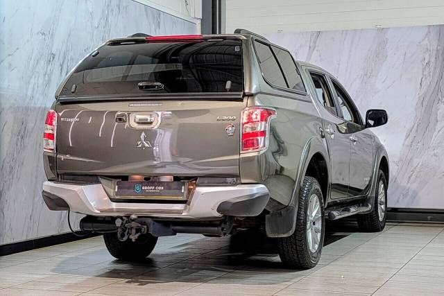2016 Mitsubishi L200 2.4 DI-D DC Barbarian Pickup Double Cab 4dr Diesel Auto 4WD Euro 6 (178 ps)