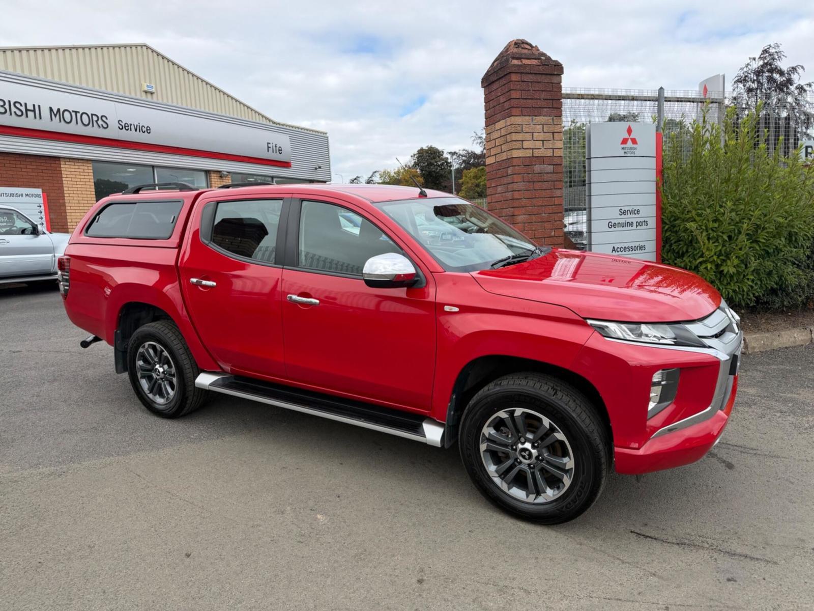 2020 Mitsubishi L200