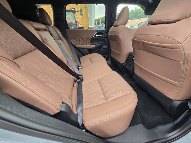 2026 Mitsubishi Outlander 2.4 PHEV Diamond 5dr Auto