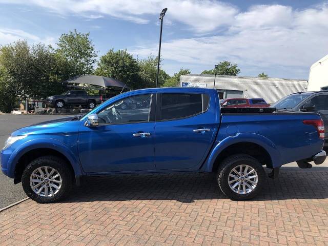2015 Mitsubishi L200 2.4 DI-D DC Warrior Pickup Double Cab 4dr Diesel Manual 4WD Euro 5 (178 ps)