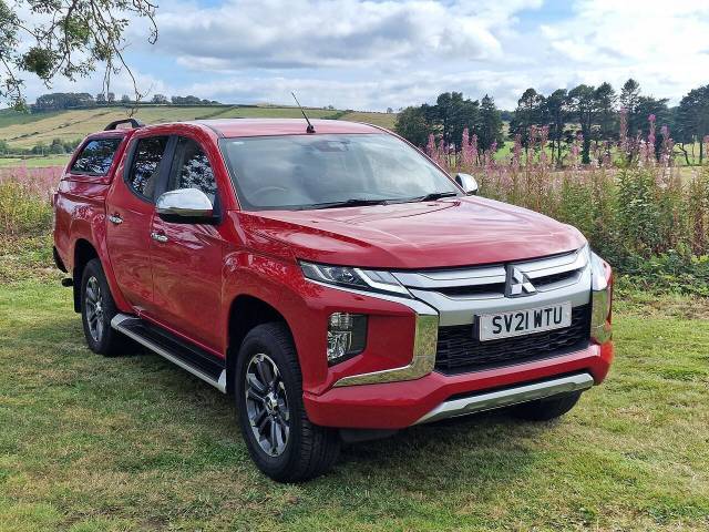 Mitsubishi L200 2.2 DI-D DC Barbarian Pickup Double Cab 4dr Diesel Auto 4WD Euro 6 (s/s) (150 ps) Pickup Diesel Red