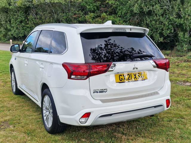2021 Mitsubishi Outlander 2.4h TwinMotor 13.8kWh Dynamic CVT 4WD Euro 6 (s/s) 5dr