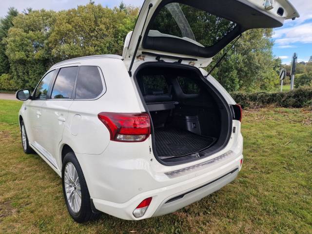 2021 Mitsubishi Outlander 2.4h TwinMotor 13.8kWh Dynamic CVT 4WD Euro 6 (s/s) 5dr