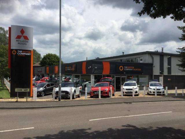 Mitsubishi Outlander 2.4 PHEV Diamond 5dr Auto Estate Petrol / Electric Hybrid WHITE