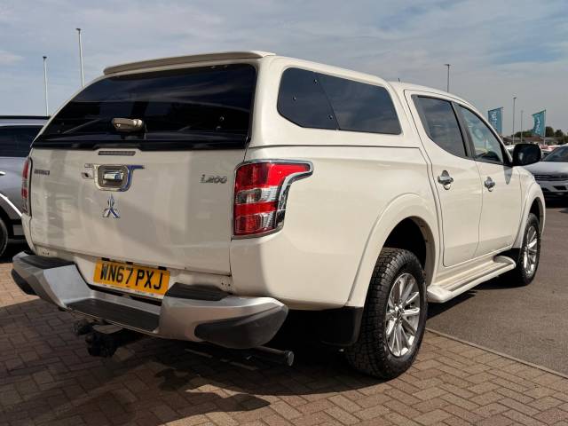 2017 Mitsubishi L200 2.4 Double Cab DI-D 178 Barbarian 4WD