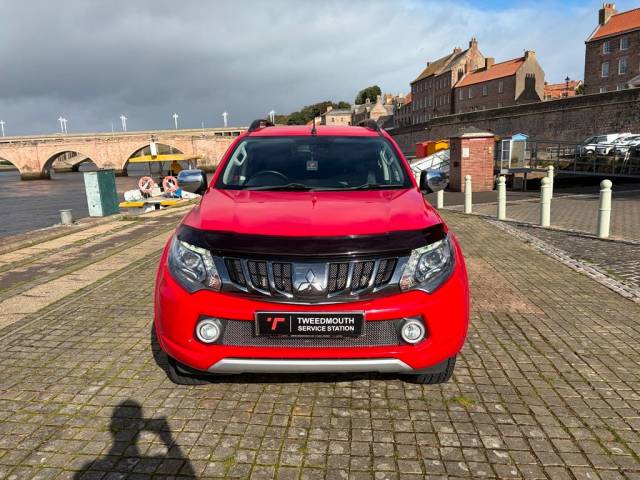 2017 Mitsubishi L200 2.4 Double Cab DI-D 178 Barbarian 4WD