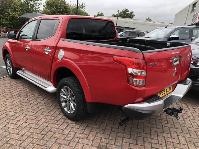 2020 Mitsubishi L200 2.4 DI-D DC Barbarian Pickup Double Cab 4dr Diesel Manual 4WD Euro 6 (178 ps)