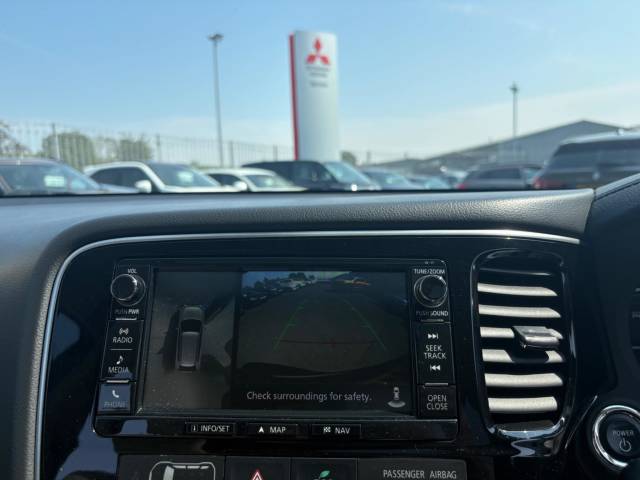 2017 Mitsubishi Outlander 2.0h 12kWh 5h CVT 4WD Euro 6 (s/s) 5dr