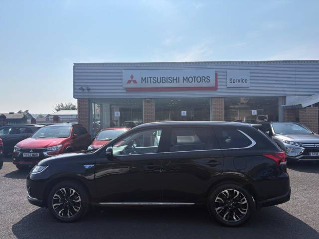 2017 Mitsubishi Outlander 2.0h 12kWh 5h CVT 4WD Euro 6 (s/s) 5dr