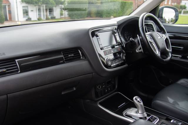 2016 Mitsubishi Outlander 2.0h 12kWh 4hs CVT 4WD Euro 6 (s/s) 5dr