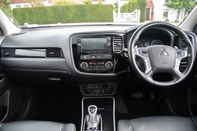 2016 Mitsubishi Outlander 2.0h 12kWh 4hs CVT 4WD Euro 6 (s/s) 5dr