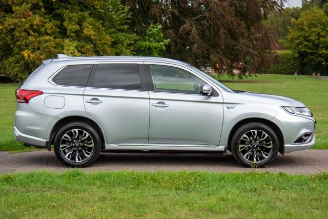 2016 Mitsubishi Outlander 2.0h 12kWh 4hs CVT 4WD Euro 6 (s/s) 5dr