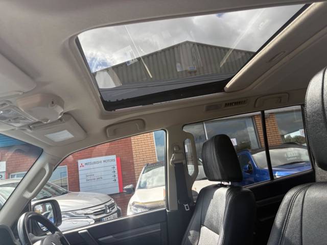 2018 Mitsubishi Shogun 3.2 DI-DC SG3 Auto 4WD Euro 6 5dr LWB