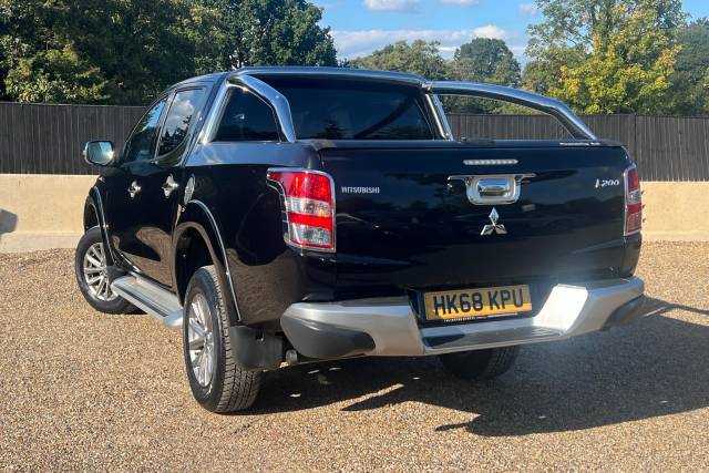 2019 Mitsubishi L200 2.4 Double Cab DI-D 178 Barbarian 4WD