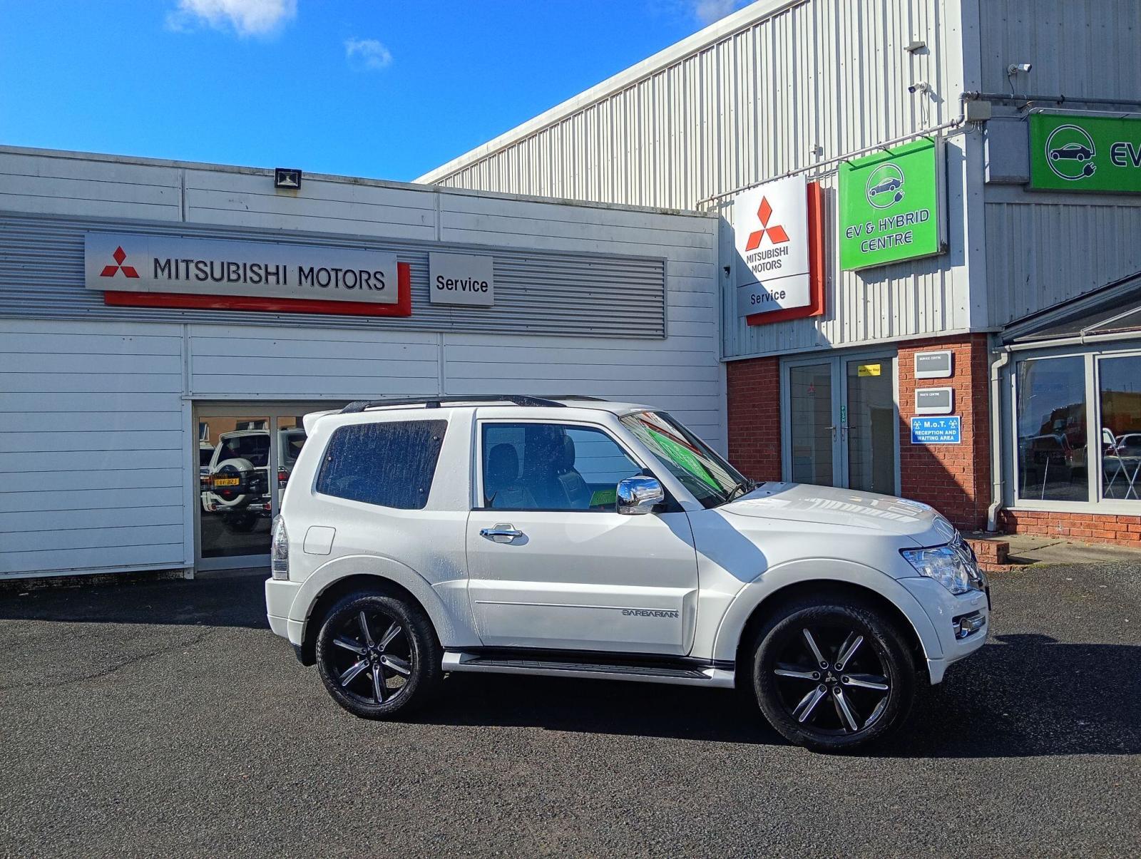 2016 Mitsubishi Shogun