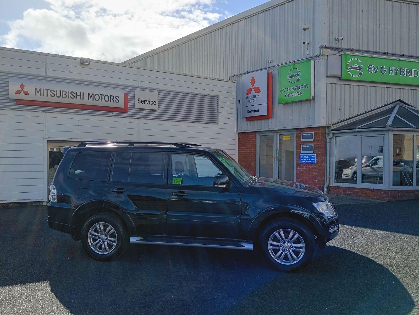 2017 Mitsubishi Shogun