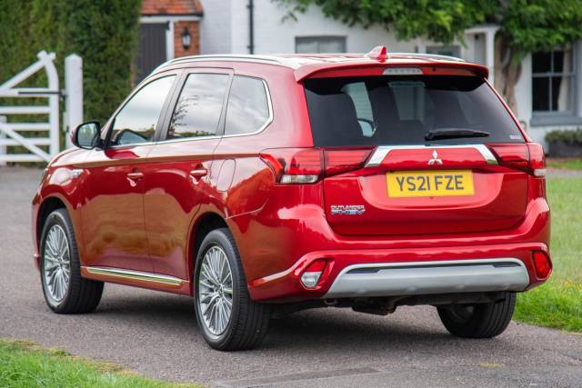 2021 Mitsubishi Outlander 2.4h TwinMotor 13.8kWh Dynamic CVT 4WD Euro 6 (s/s) 5dr