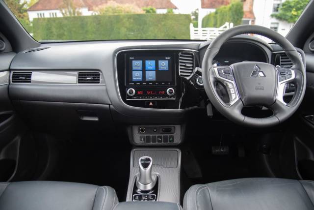 2021 Mitsubishi Outlander 2.4h TwinMotor 13.8kWh Dynamic CVT 4WD Euro 6 (s/s) 5dr