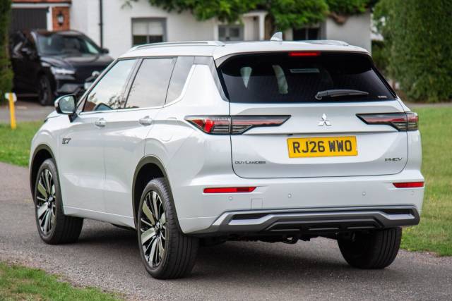 2026 Mitsubishi Outlander 2.4 22.7kWh Diamond CVT 4WD Euro 6 (s/s) 5dr