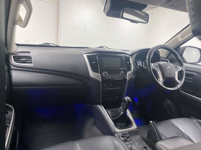 2021 Mitsubishi L200 2.2 DI-D DC Barbarian Pickup Double Cab 4dr Diesel Manual 4WD Euro 6 (s/s) (150 ps)