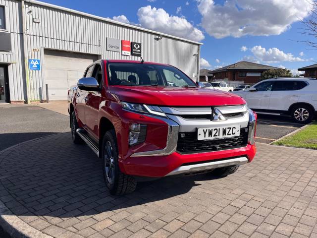 Mitsubishi L200 2.2 DI-D DC Barbarian X Pickup Double Cab 4dr Diesel Auto 4WD Euro 6 (s/s) (150 ps) Pickup Diesel Red