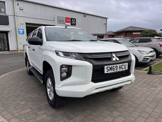 Mitsubishi L200 2.3 Double Cab DI-D 150 4Life 4WD Pick Up Diesel WHITE