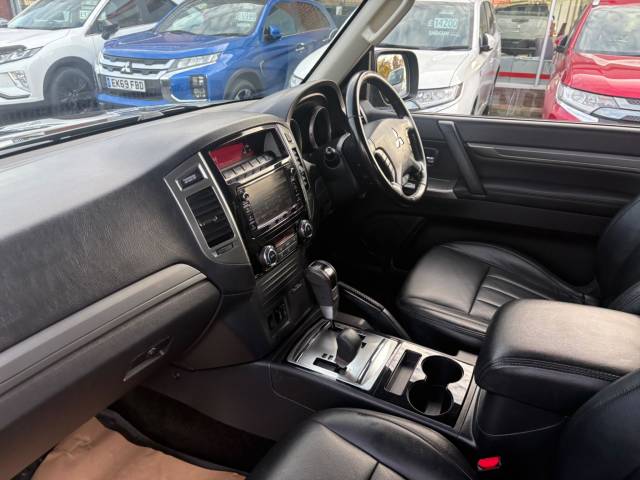 2017 Mitsubishi Shogun 3.2 DI-DC Warrior Auto 4WD Euro 6 3dr SWB