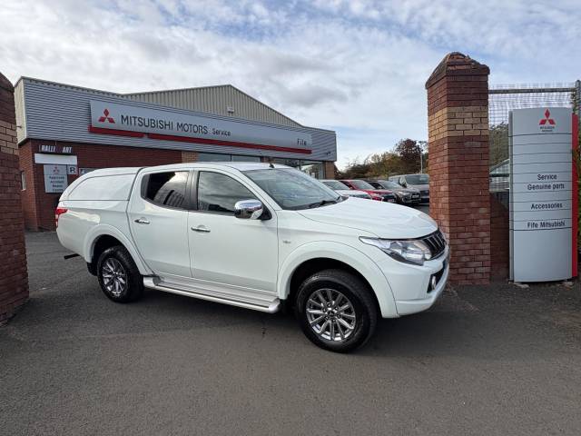 Mitsubishi L200 2.4 DI-D DC Titan 4WD Euro 6 4dr Pickup Diesel Polar White