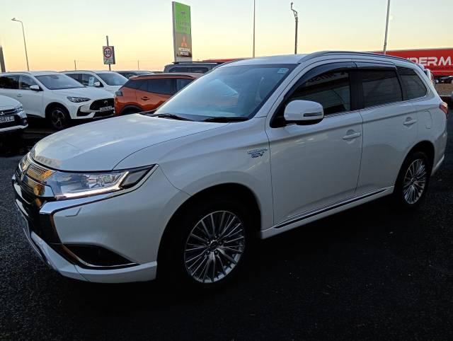 2021 Mitsubishi Outlander 2.4h TwinMotor 13.8kWh Dynamic CVT 4WD Euro 6 (s/s) 5dr