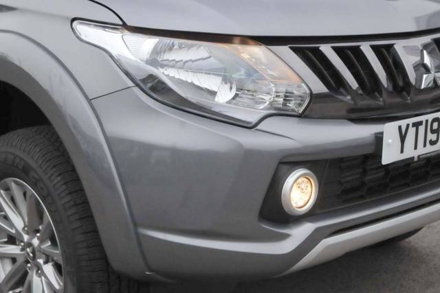 2019 Mitsubishi L200 2.4 Double Cab DI-D 178 Titan 4WD