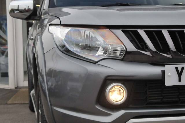 2019 Mitsubishi L200 2.4 Double Cab DI-D 178 Titan 4WD